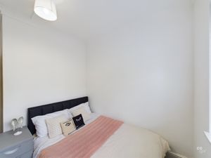 bed 3- click for photo gallery